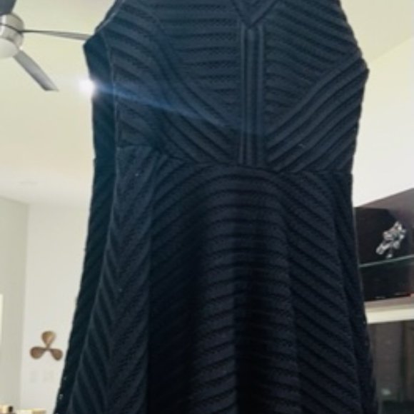 GRACIA BLOOMINGDALES SLEEVELESS  BLACK DRESS - Picture 2 of 5